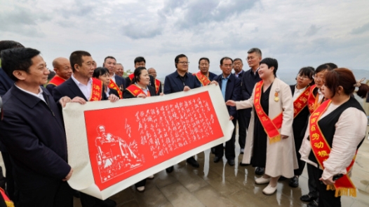 礼遇劳模，陕西清涧县所有景区对全国各级劳模工匠终身免票